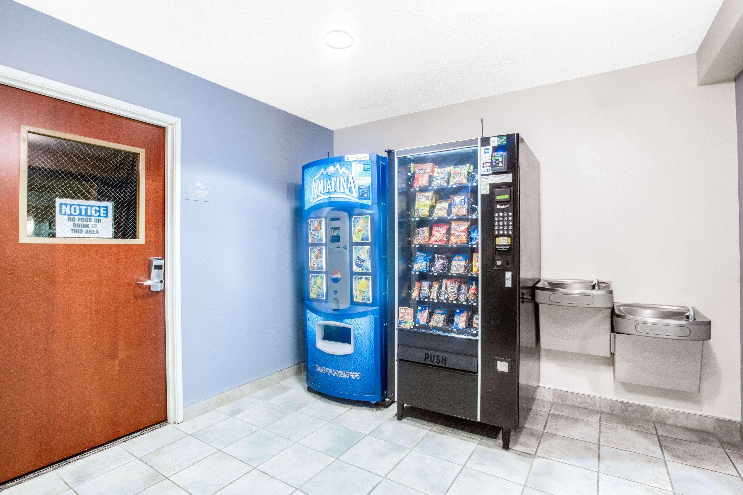 Microtel Inn & Suites Bath Luaran gambar