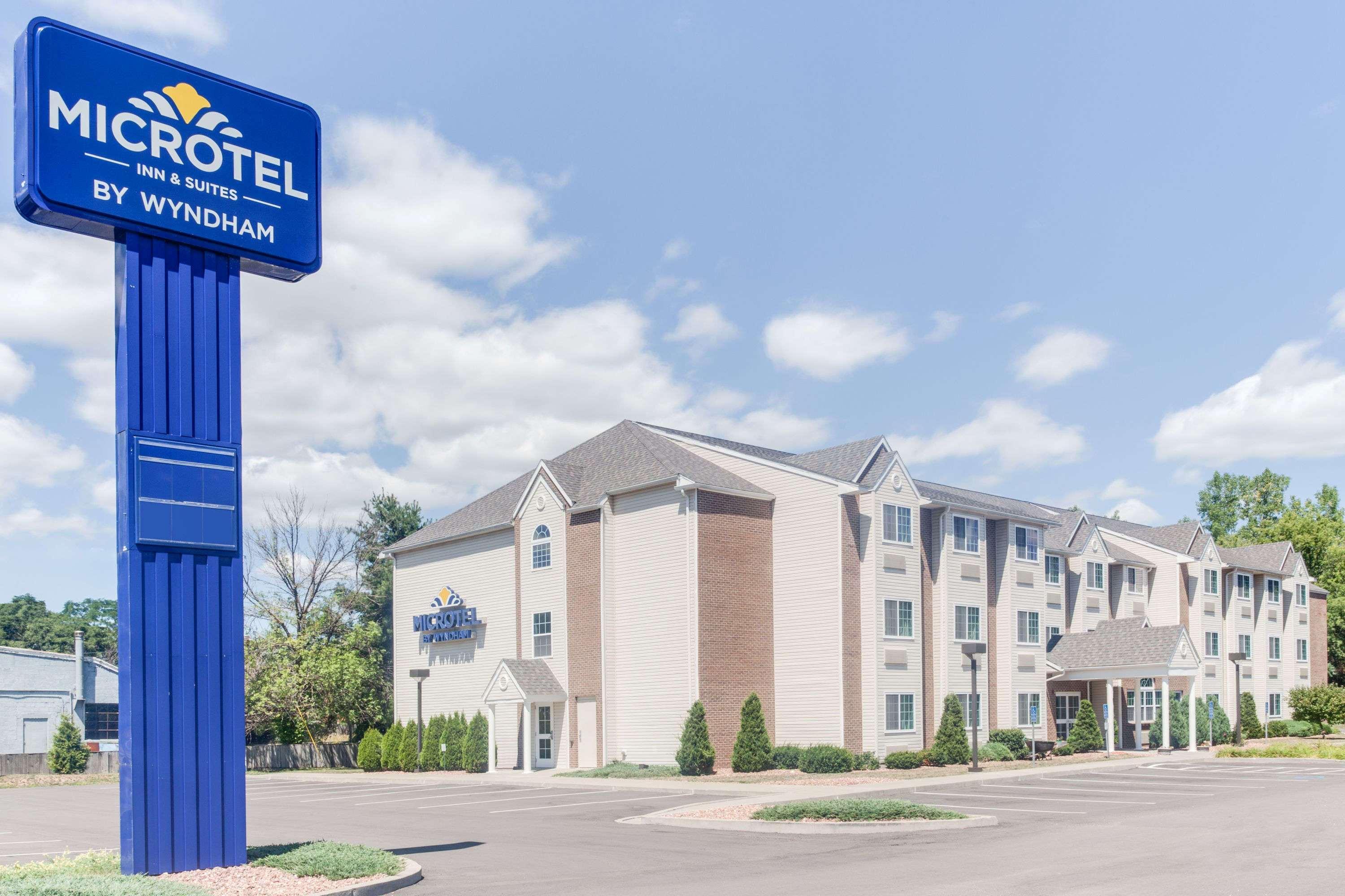 Microtel Inn & Suites Bath Luaran gambar