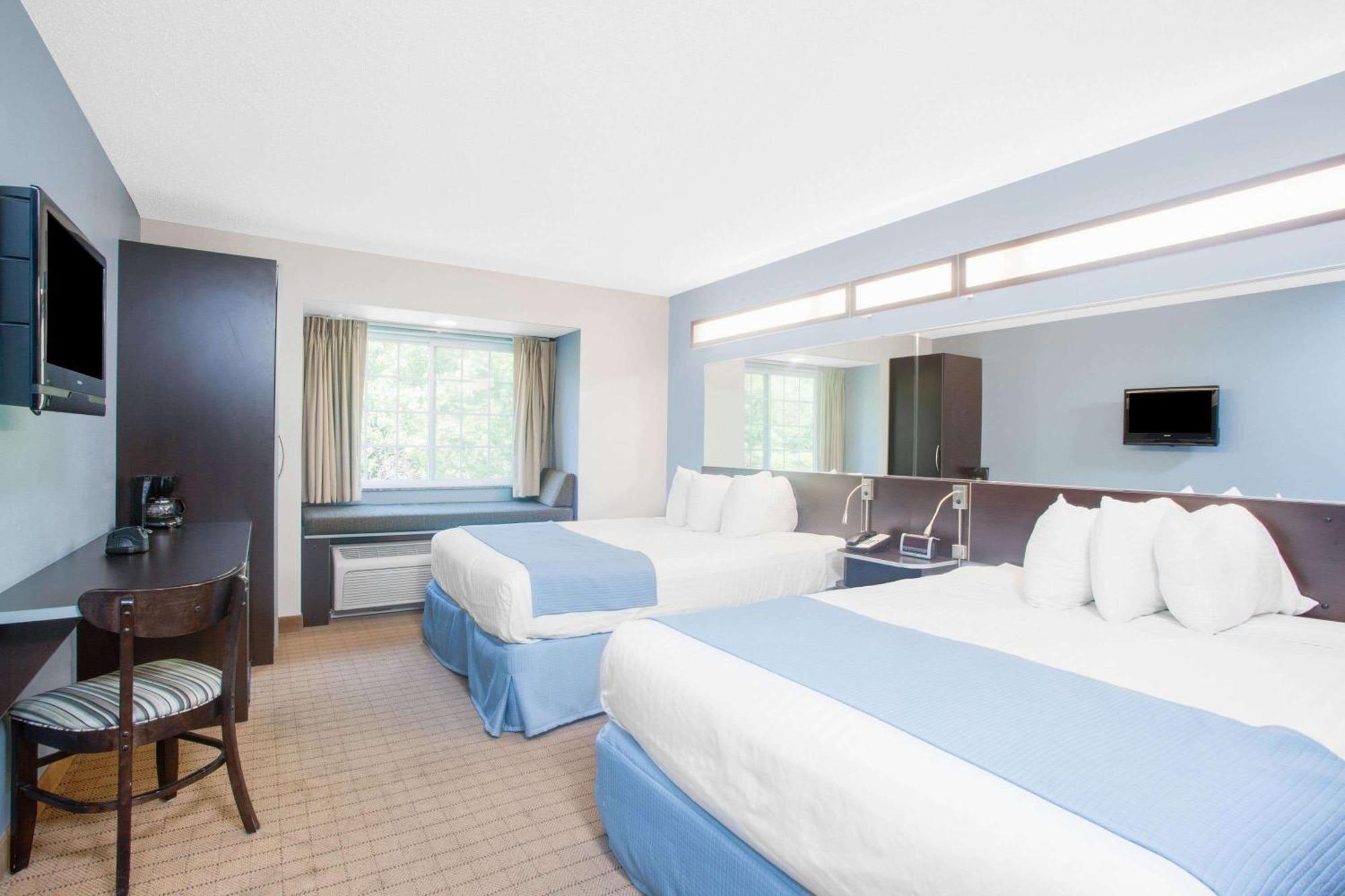 Microtel Inn & Suites Bath Luaran gambar