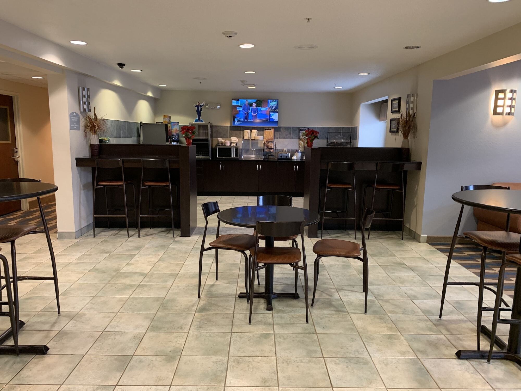 Microtel Inn & Suites Bath Luaran gambar